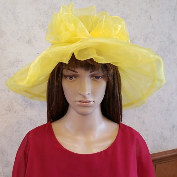 **Sold **Beautiful yellow hat - Picture 4 of 8